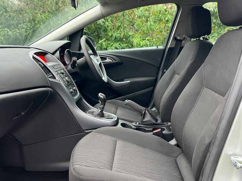 VAUXHALL ASTRA